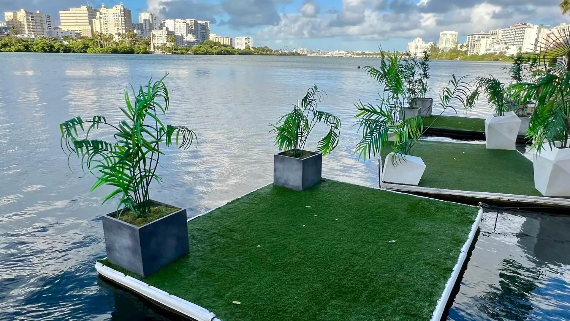 Condado Beachfront Tantra Apartment San Juan